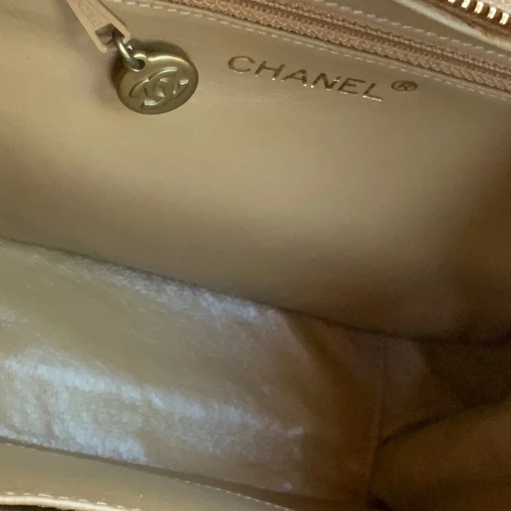SOLD🌟CHANEL Timeless CC Vanity bag/Train Case Camel ✨GORGEOUS✨ - Picture 8 of 16